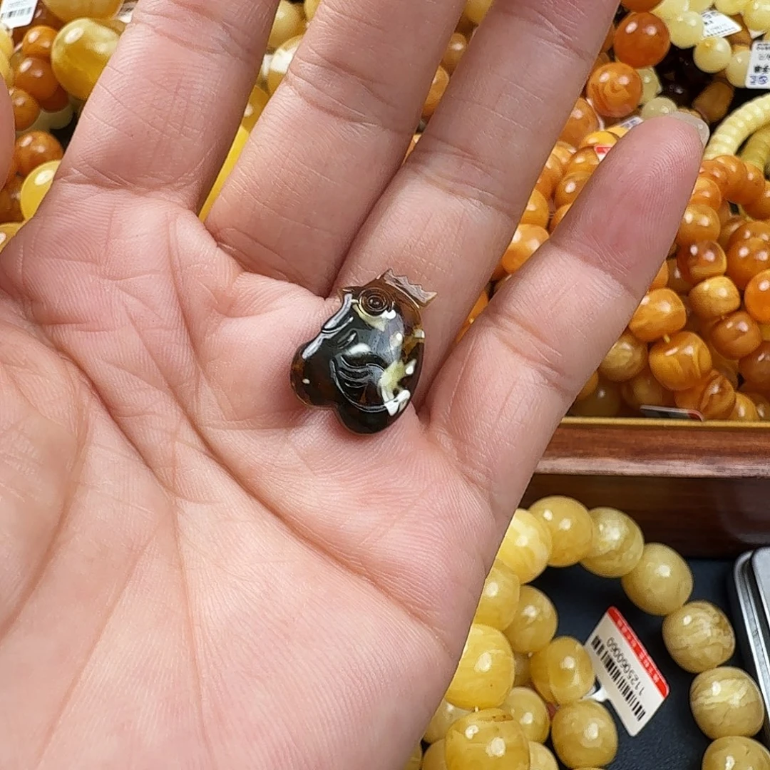 琥珀未镶嵌珠宝奇石