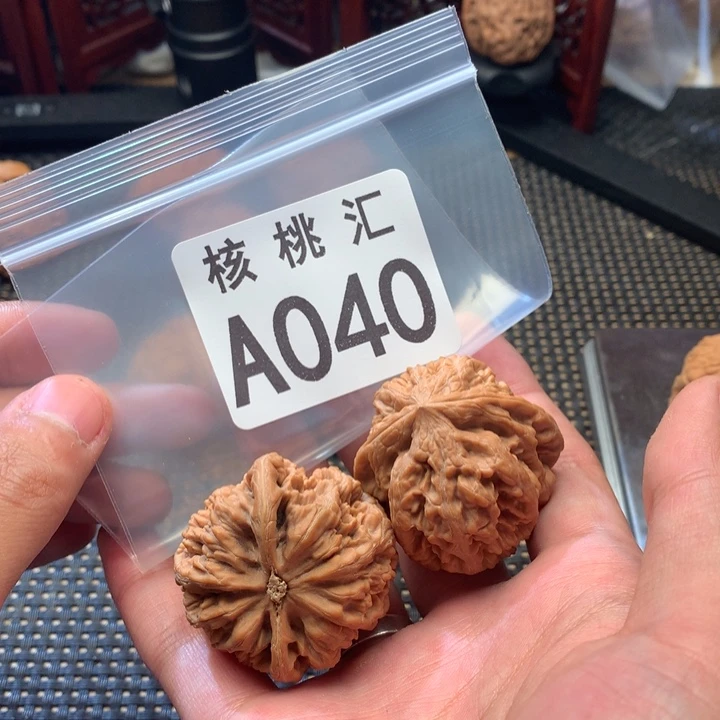 文玩核桃吊坠粗筋