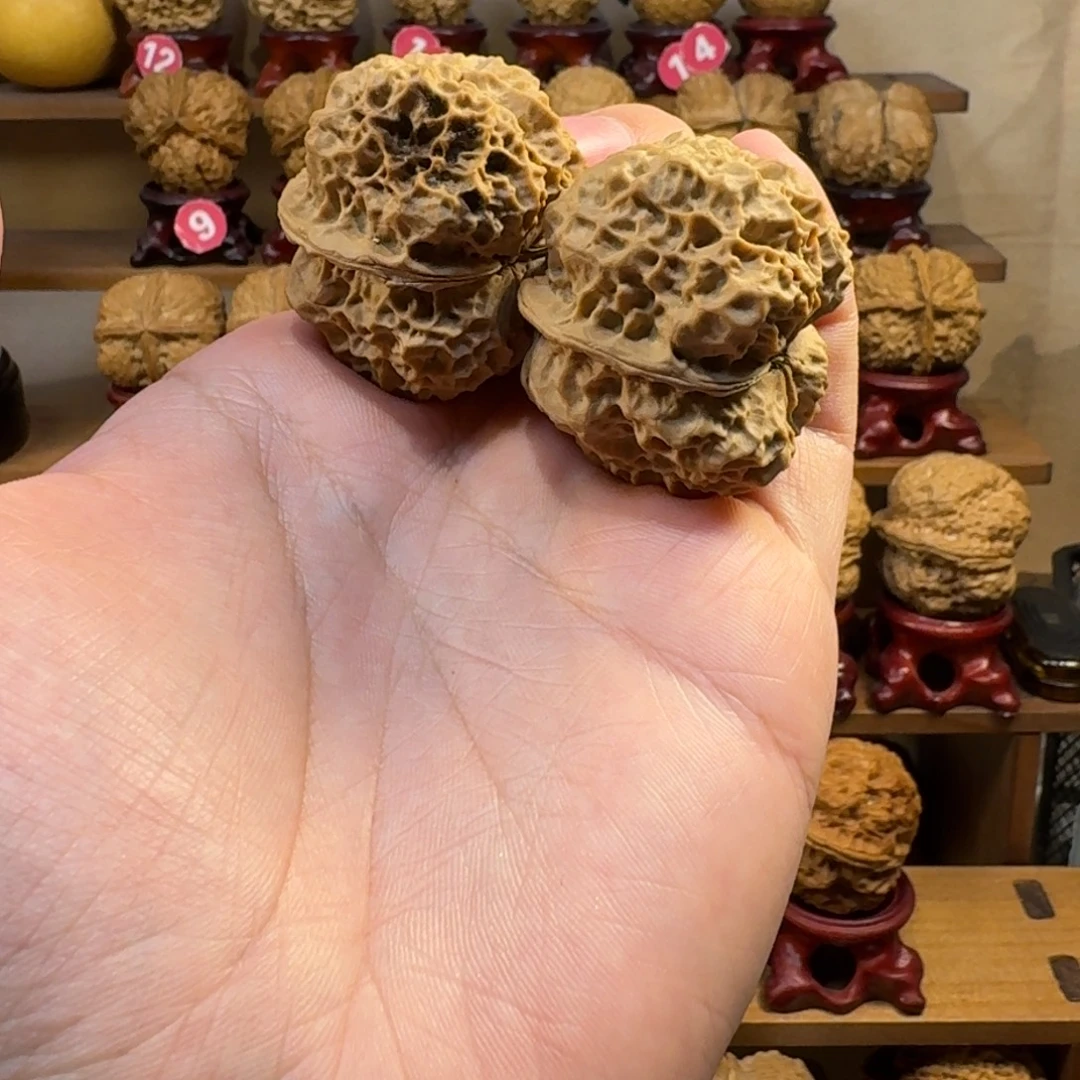 f***g铁核桃把件龙纹古蟾