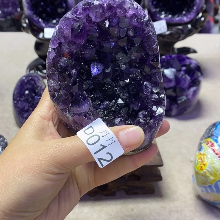 未镶嵌水晶大型摆件（非配饰）