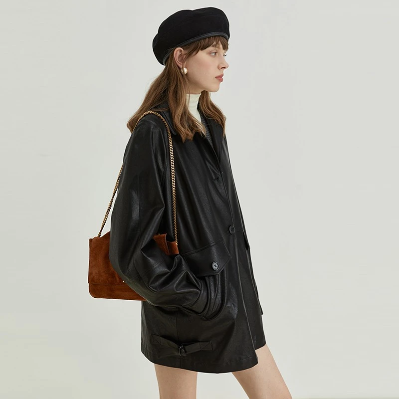 范洛秋季新慵懒复古风翻领分割插肩袖环保pu皮FQ22W111