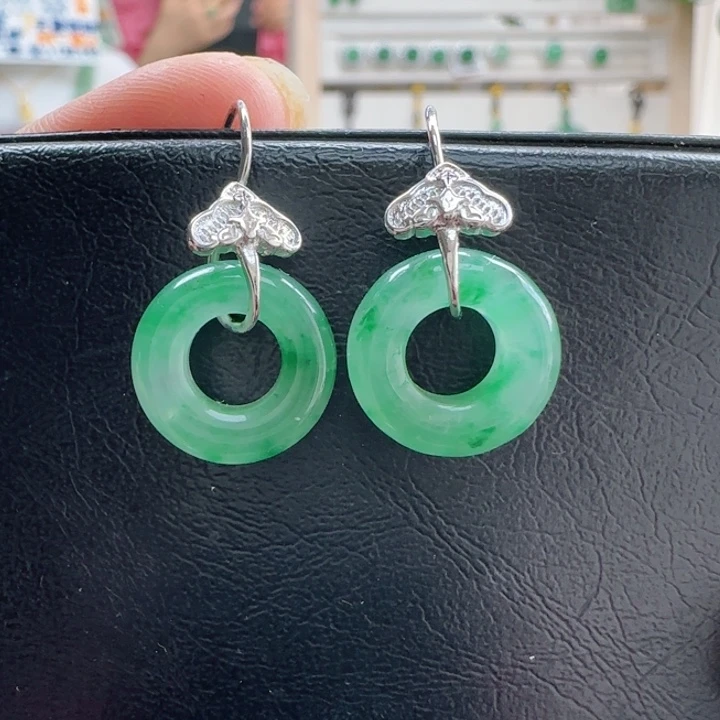 石英质玉（非洲翠）未镶嵌耳坠