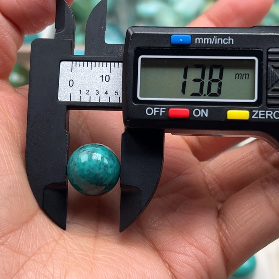 走***过绿松石未镶嵌珠宝奇石