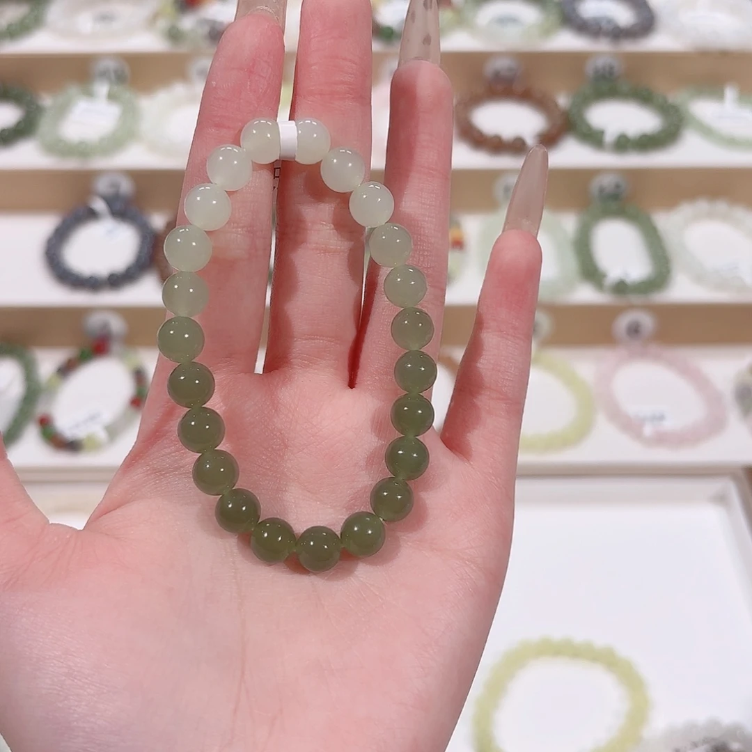 Ծ***Y和田玉未镶嵌手串l