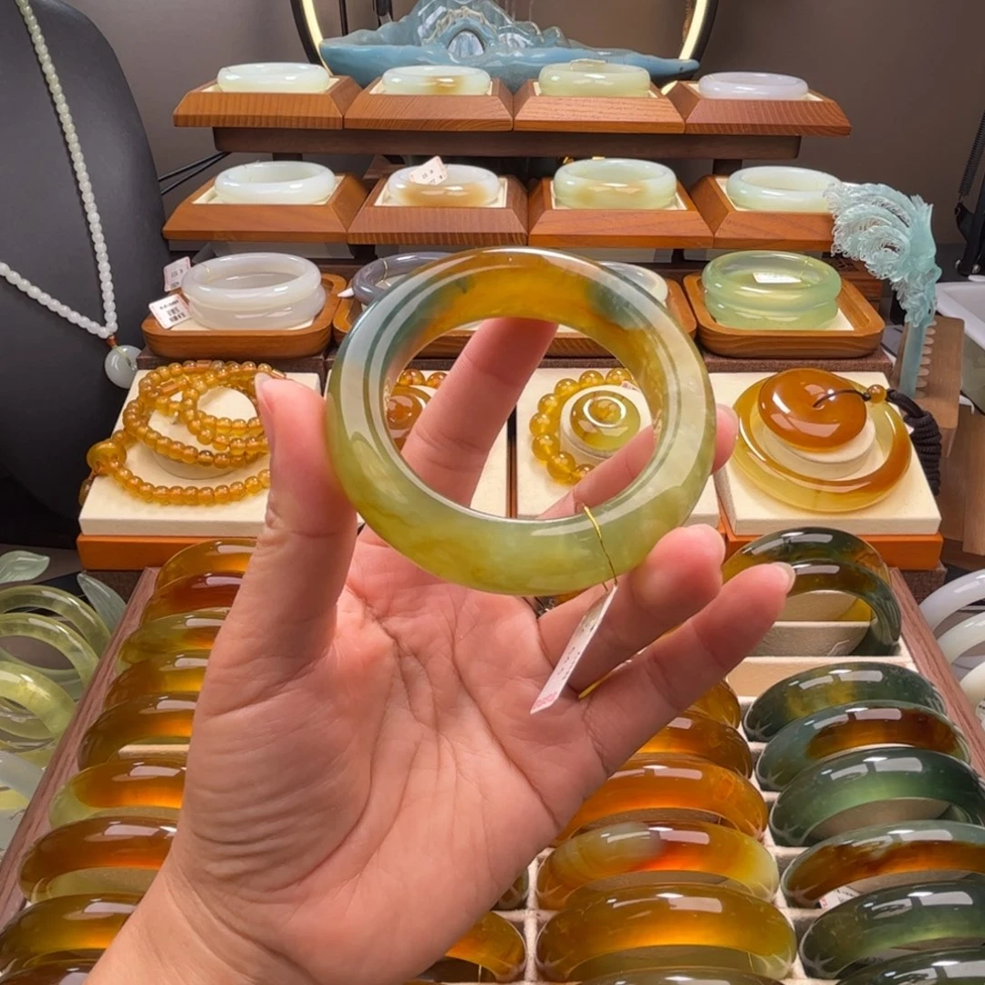 蛇纹石玉未镶嵌手镯54