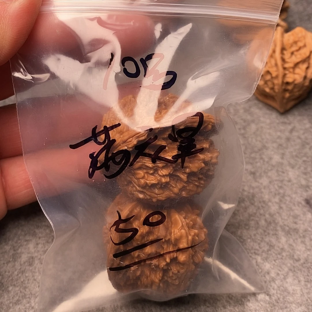 文玩核桃把件风***@三棱