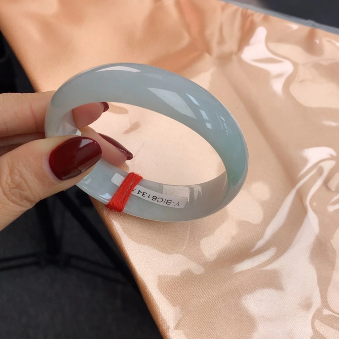 翡翠未镶嵌手镯纯色贵妃