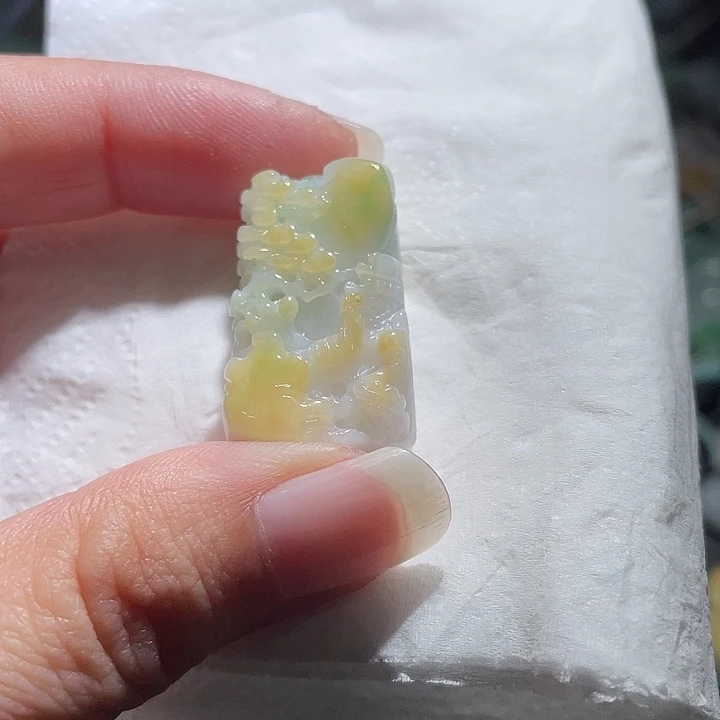 颈饰未镶嵌翡翠天