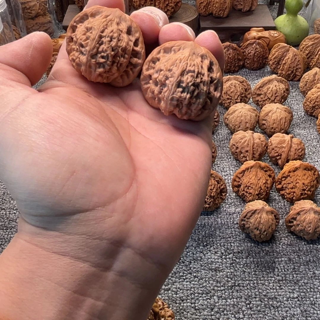 文玩核桃把件一代望月