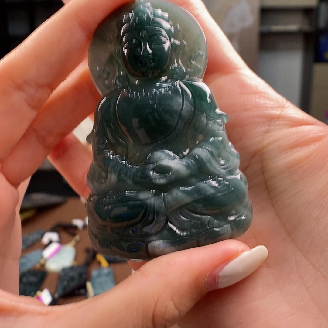 颈饰未镶嵌翡翠大**一