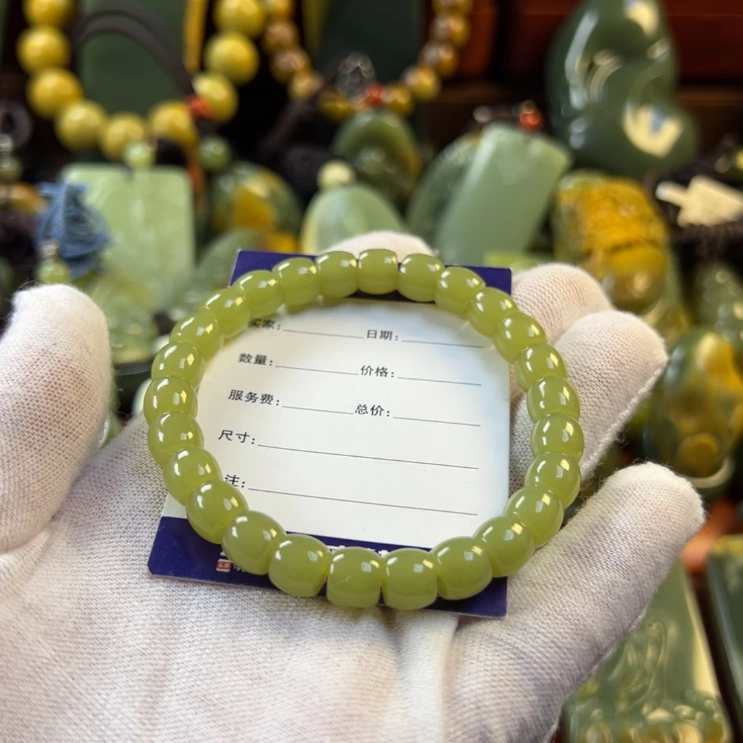 岫岩老玉（透闪石质玉）手链未镶嵌春****年