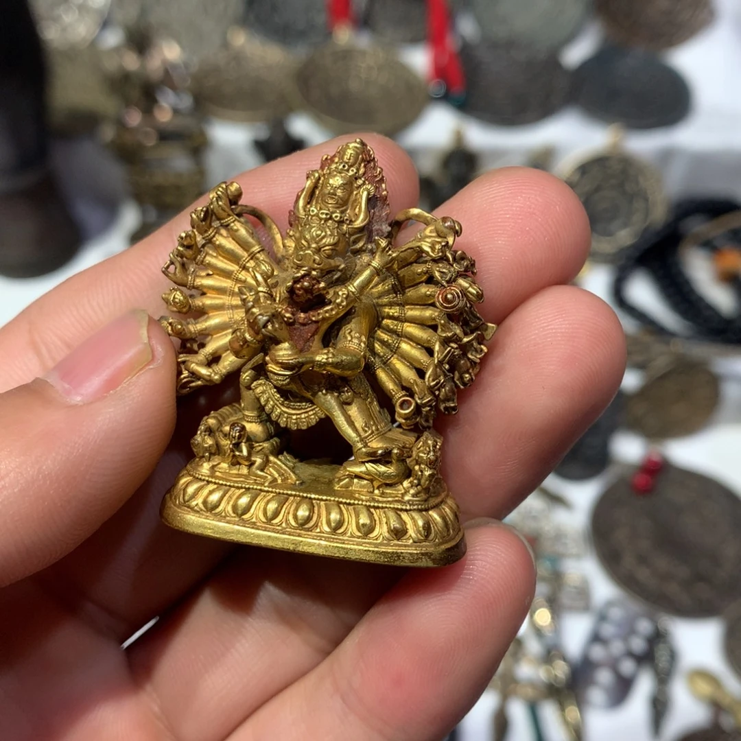 泥塑直播间漏价鎏金老佛像