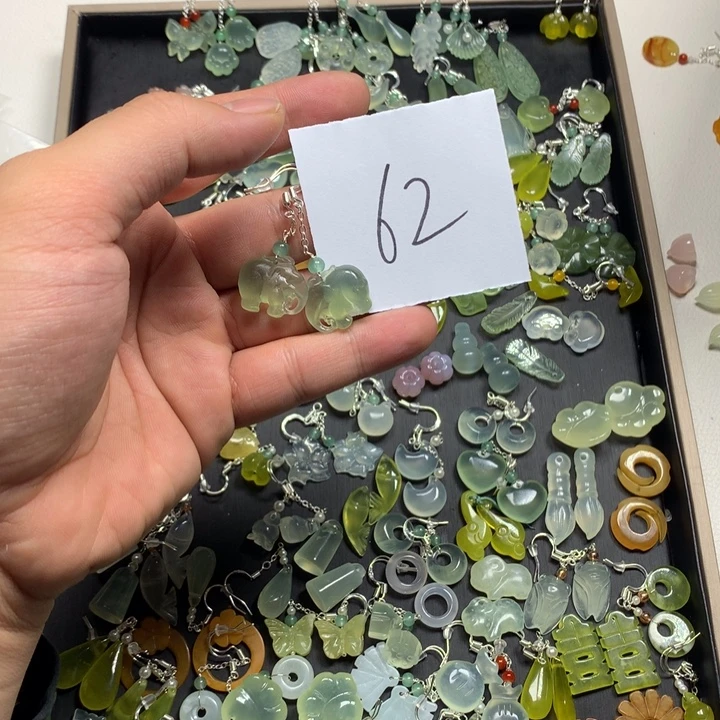 嗯***）蛇纹石玉合金耳钉