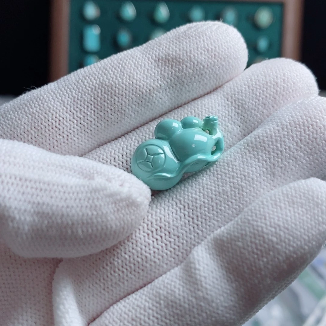 绿松石颈饰未镶嵌