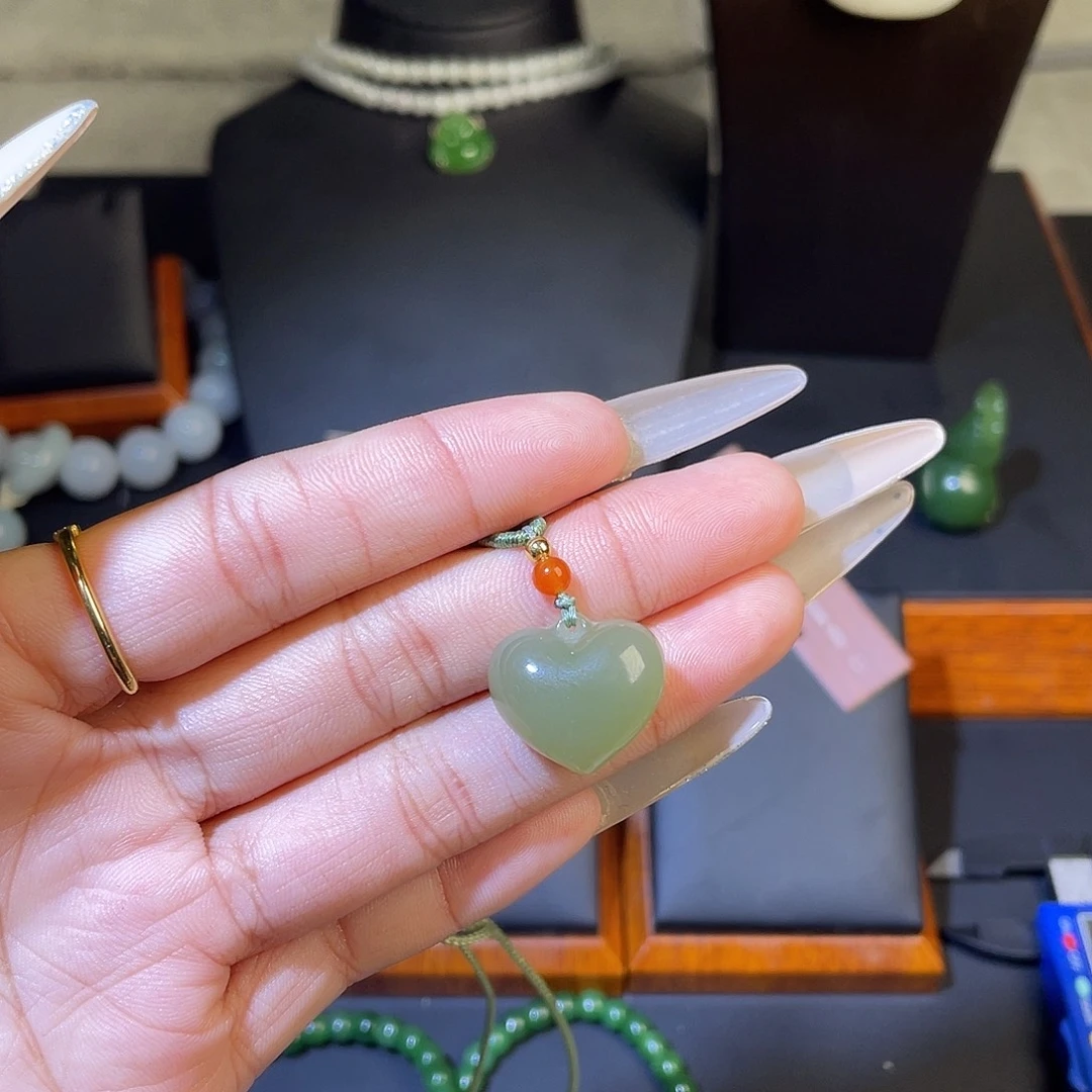 未镶嵌和田玉车挂