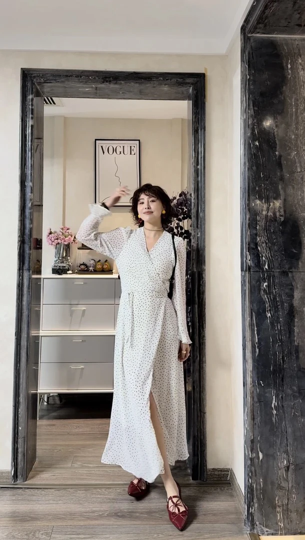 【蓓蓓姐专属】2025新款经典波点V领不规则下摆长袖显瘦长款连衣裙