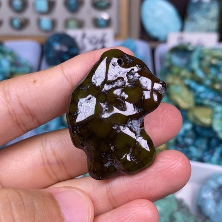 未镶嵌绿松石颈饰