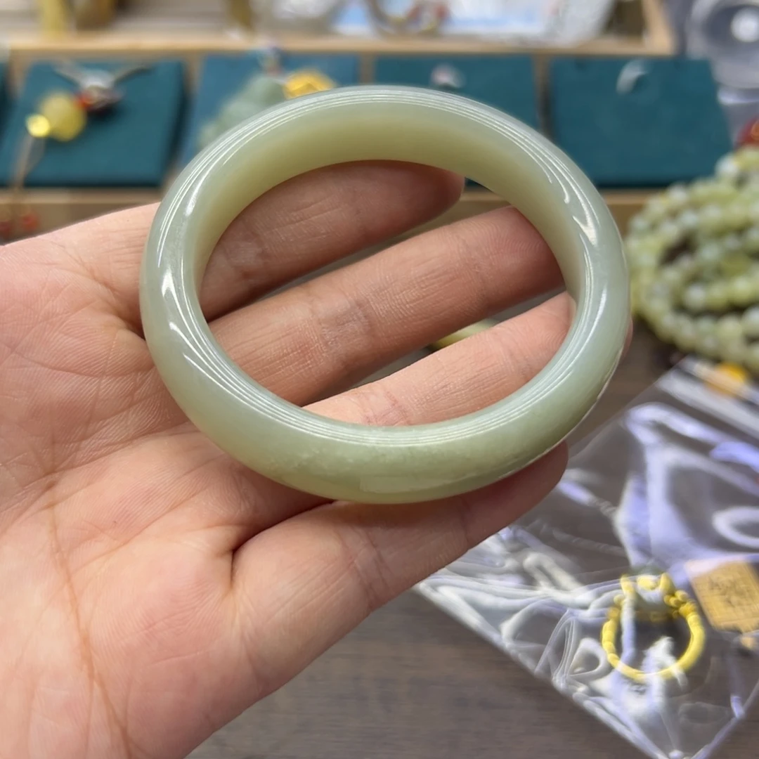 和田玉未镶嵌手镯54.9圈围1557