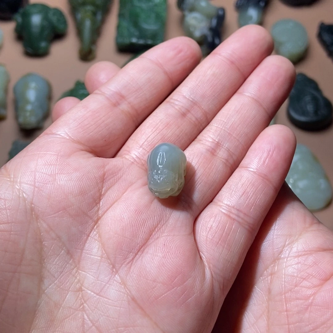 和田玉颈饰未镶嵌定制