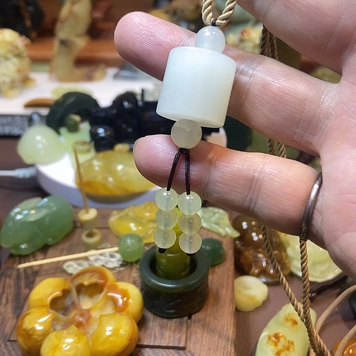 蛇纹石玉未镶嵌珠宝奇石