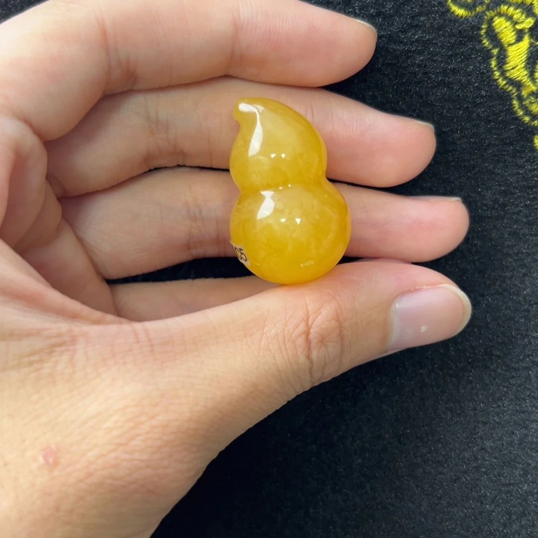 未镶嵌琥珀珠宝奇石