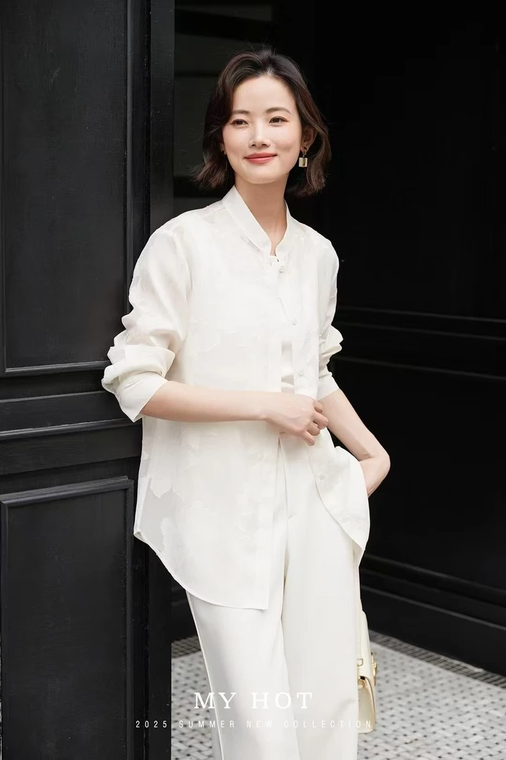 5464米色高定浮雕立体印花国风立领衬衫