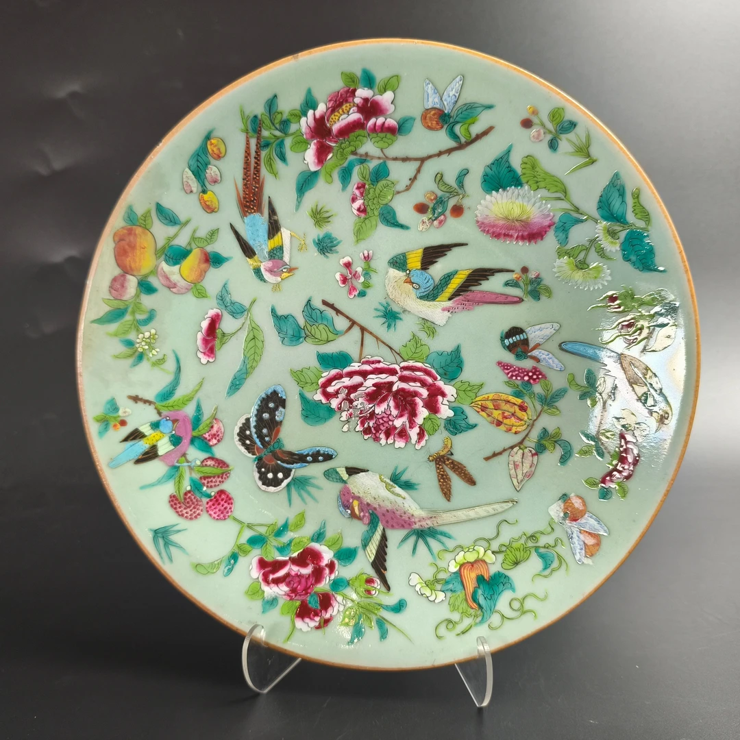 25073081清道光豆青釉花鸟纹赏盘 直径25.8cm