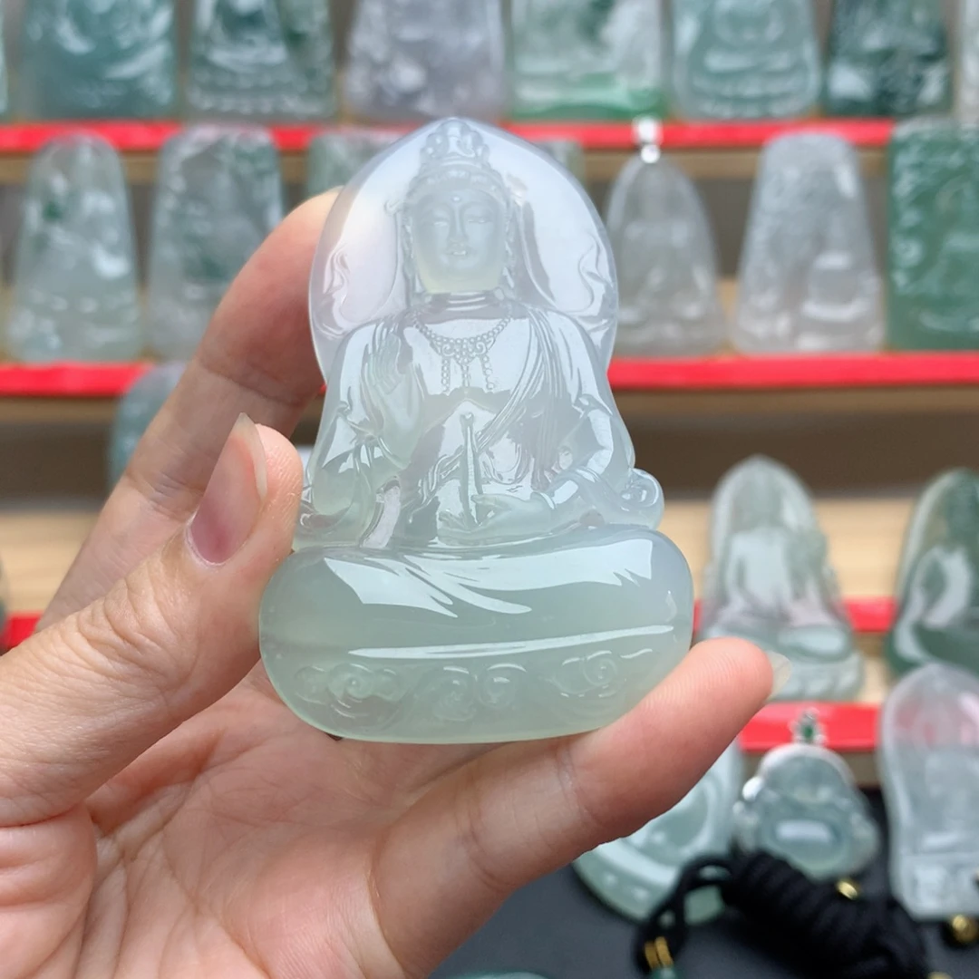 一***年翡翠未镶嵌颈饰素衣