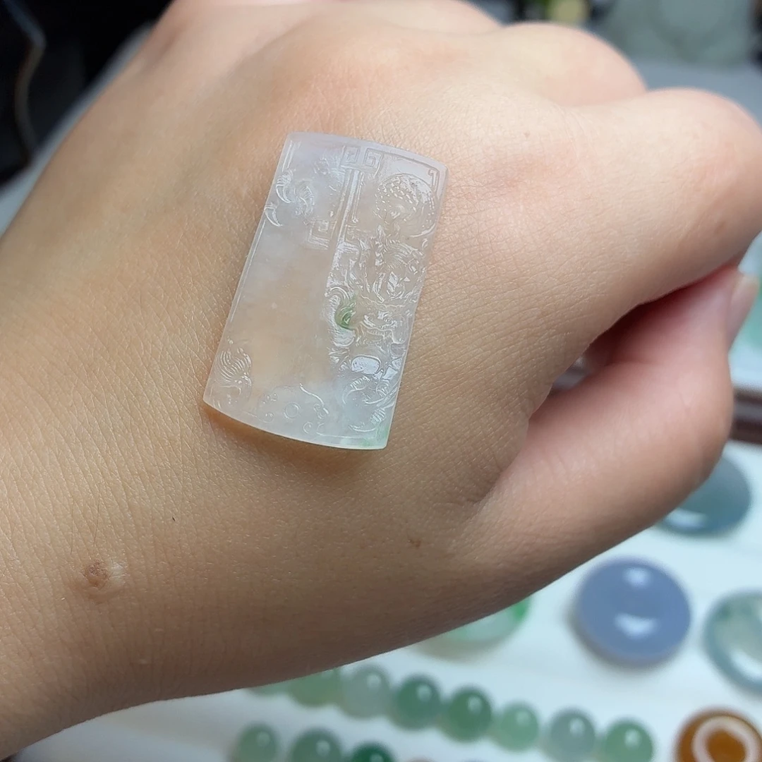 颈饰未镶嵌翡翠木那飘蓝花龙牌