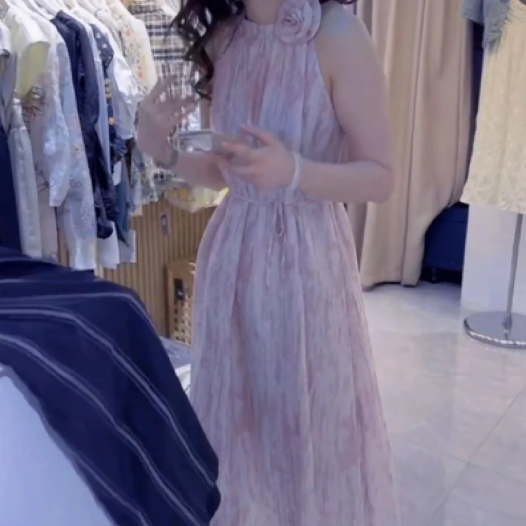 时尚显瘦百搭无袖露肩花朵挂脖系带女装