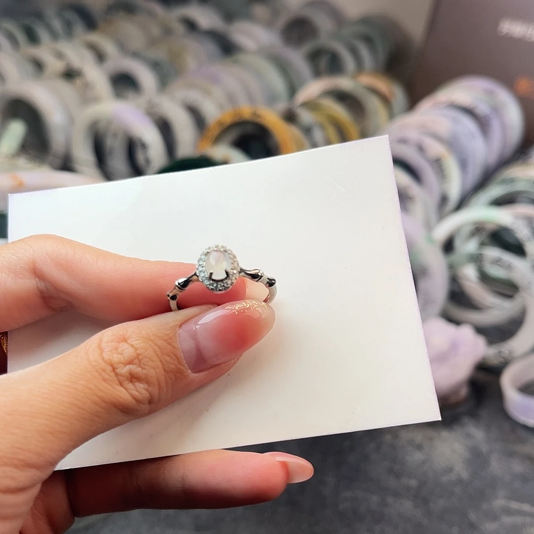 翡翠未镶嵌戒指戒指