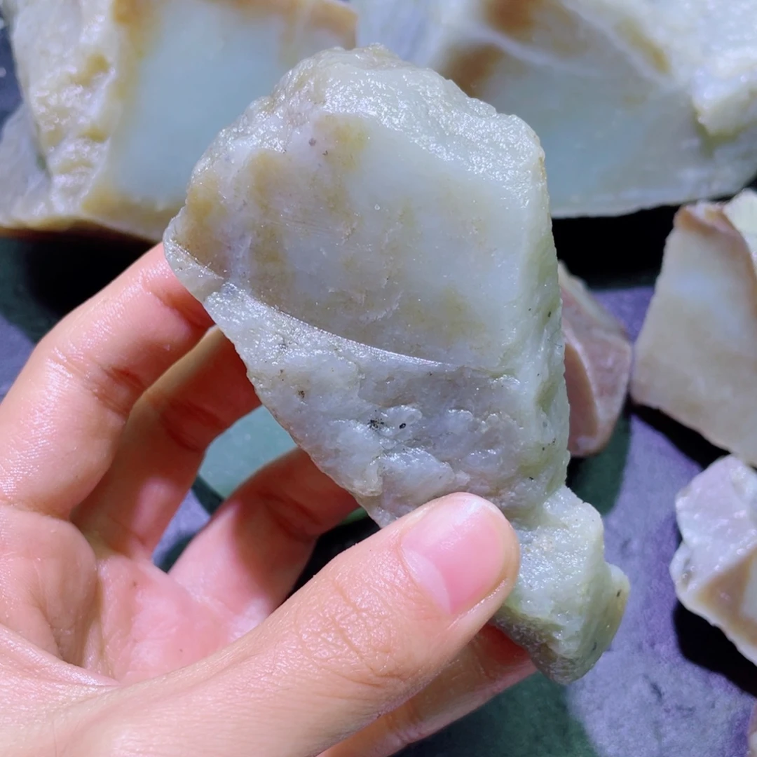 和田玉未镶嵌珠宝半成品