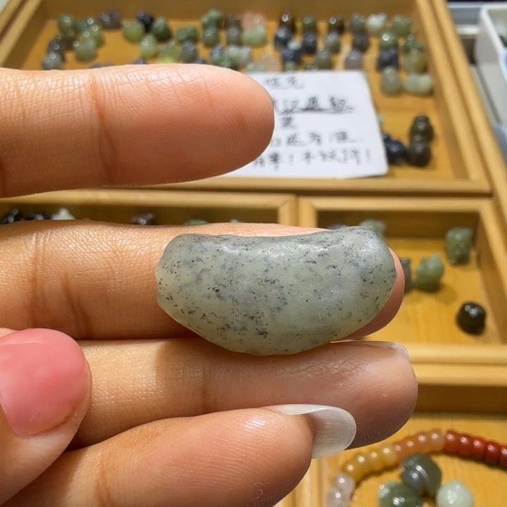 和田玉未镶嵌珠宝奇石