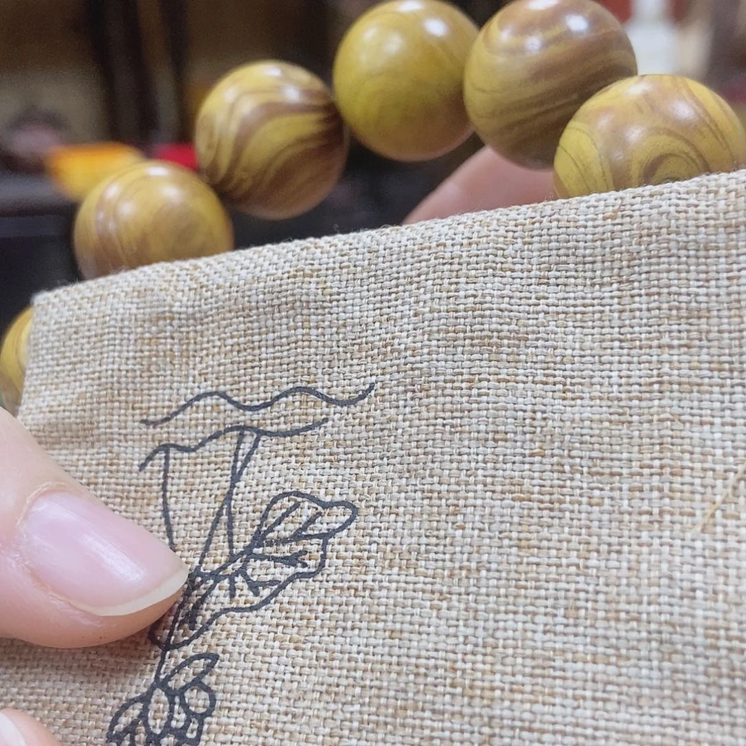 织绣哈哈哈哈哈哈哈！哈！哈哈哈