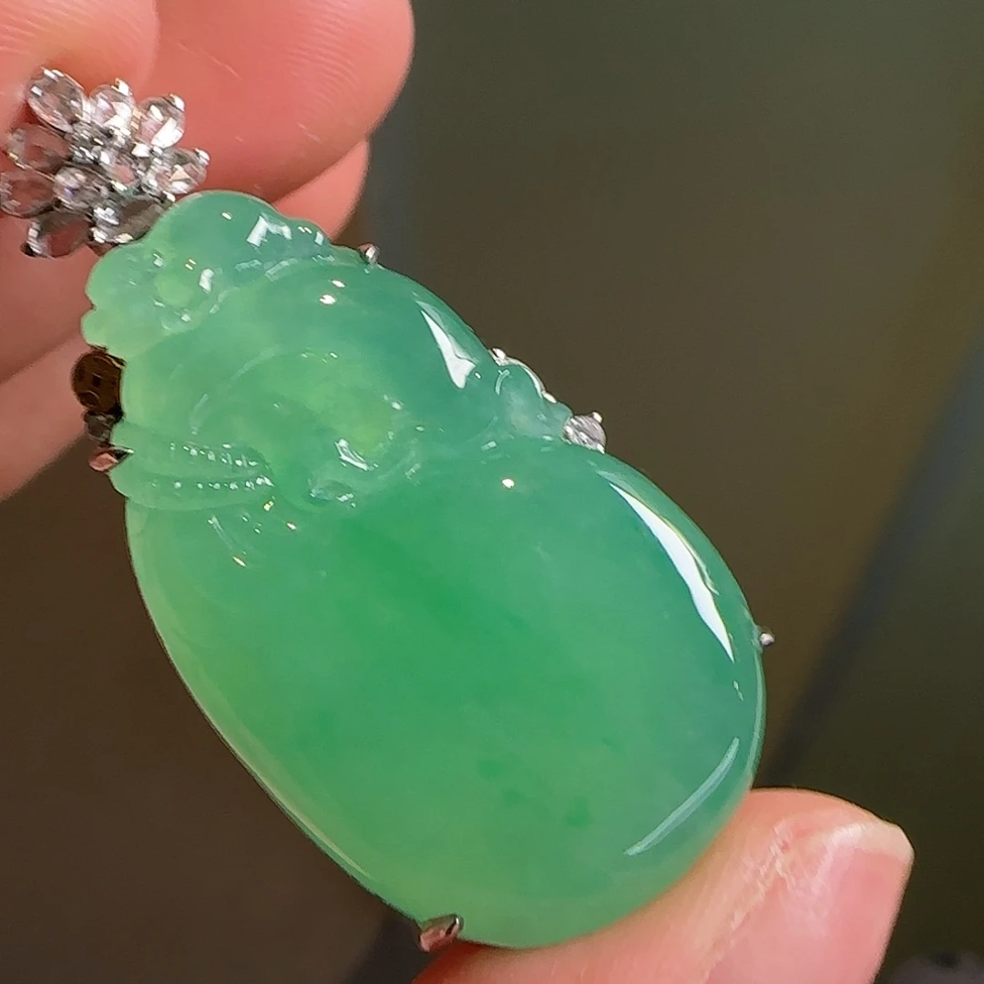 翡翠18K金镶嵌颈饰天然翡翠