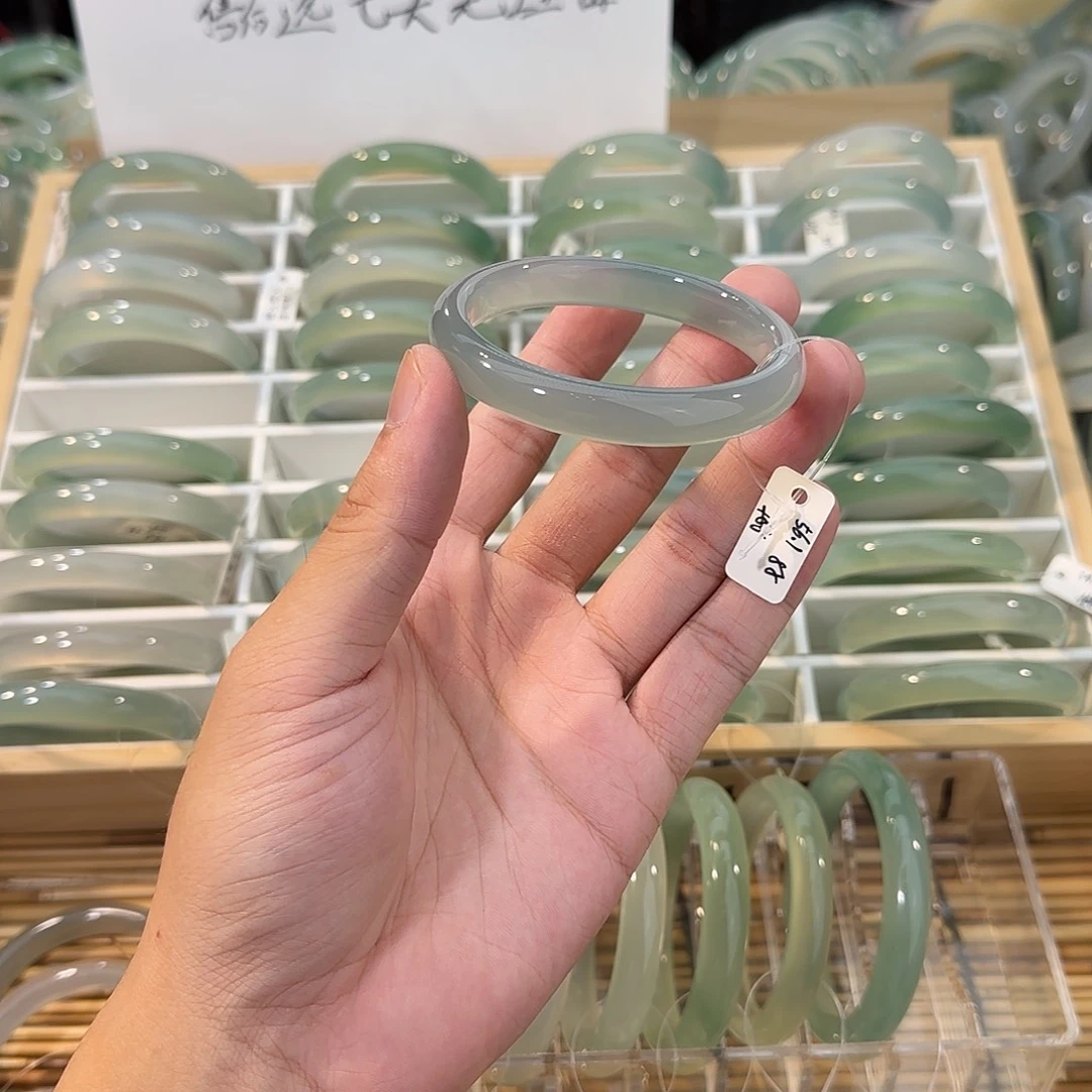 玛瑙/玉髓未镶嵌手镯圈口56.1