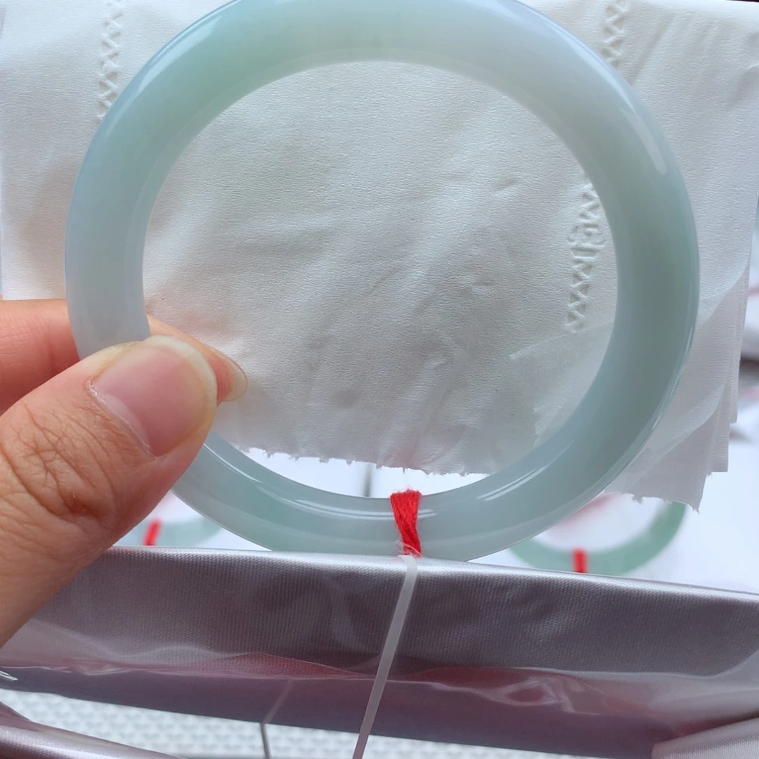 翡翠手镯未镶嵌纯天然07