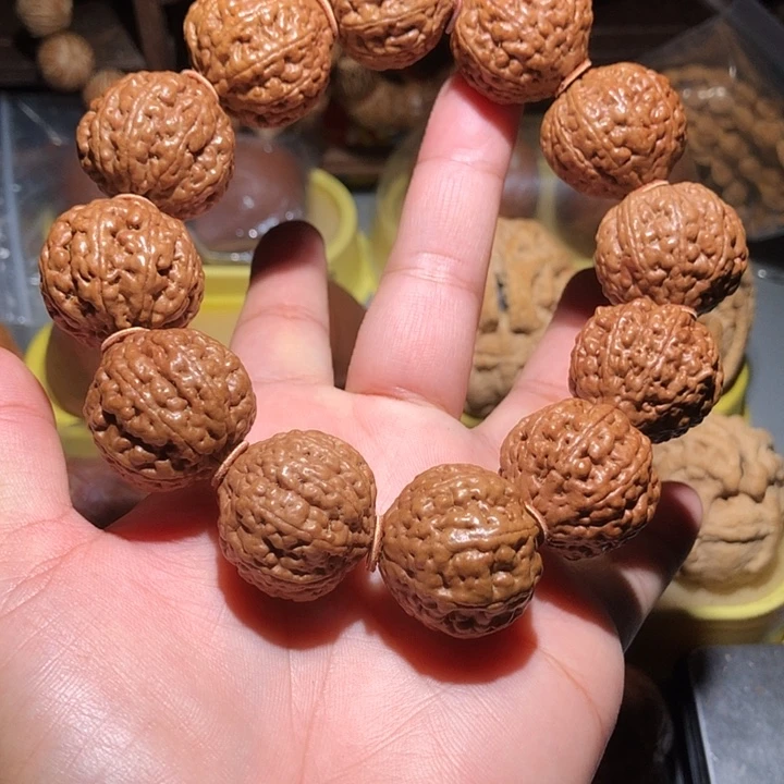 橄榄核吊坠九瓣金刚手串