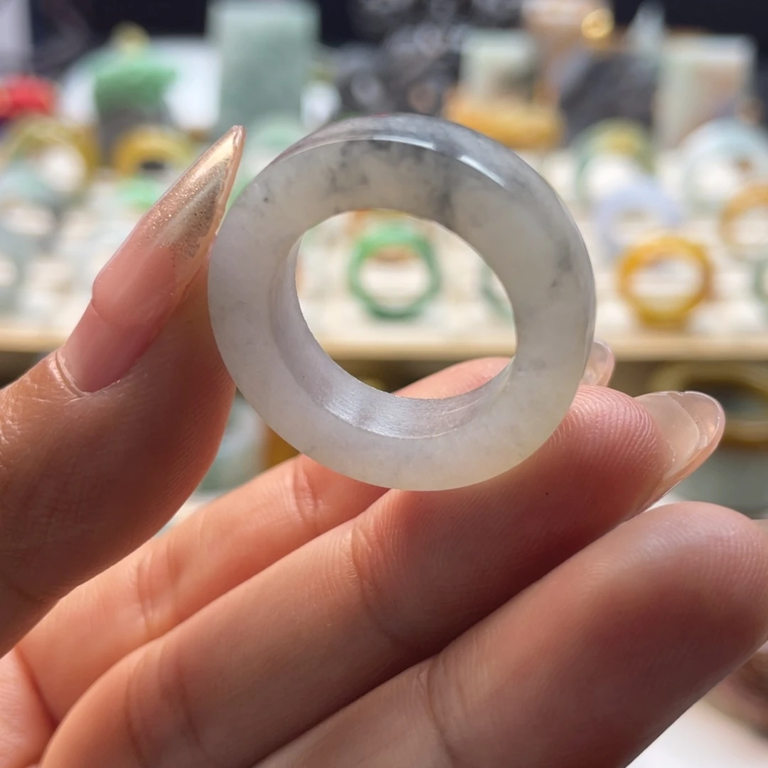 定制翡翠未镶嵌戒指