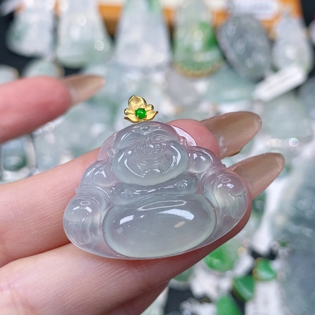 颈饰18K金镶嵌翡翠