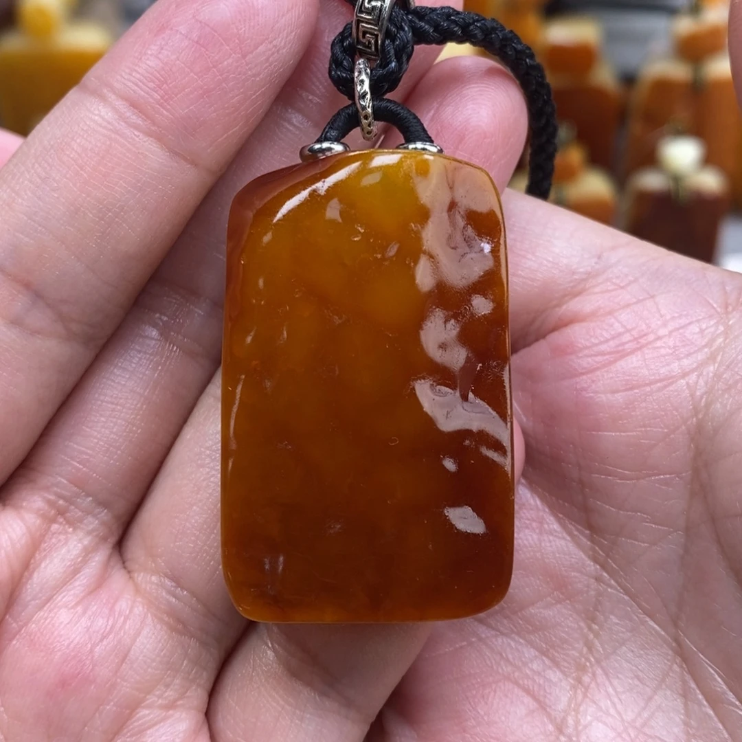 蜜蜡未镶嵌珠宝奇石