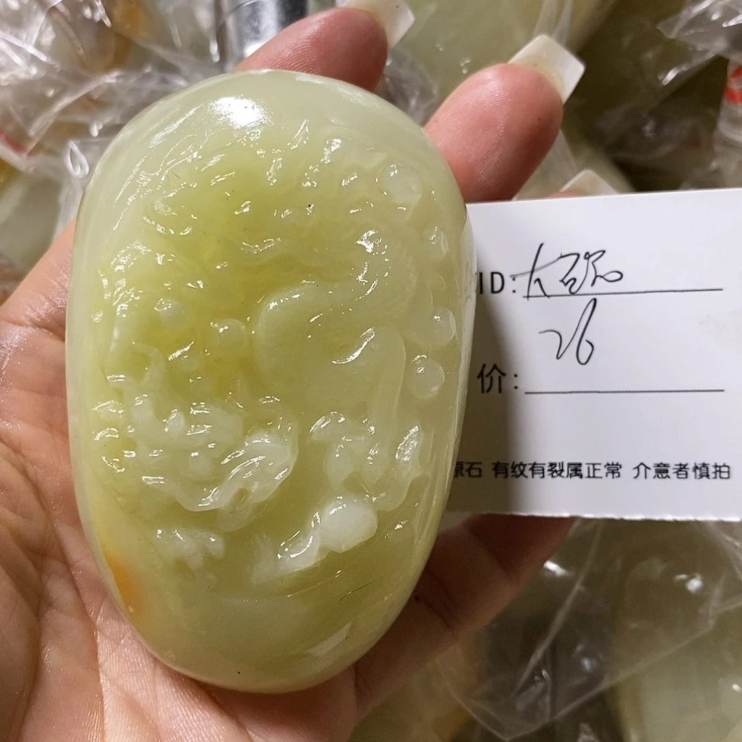 石材大*兄古青石手把件