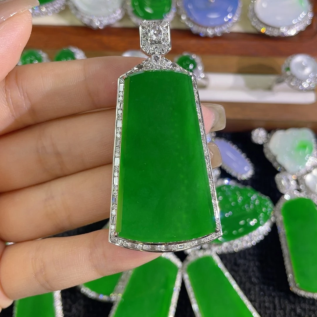 颈饰18K金镶嵌翡翠S**.无事牌