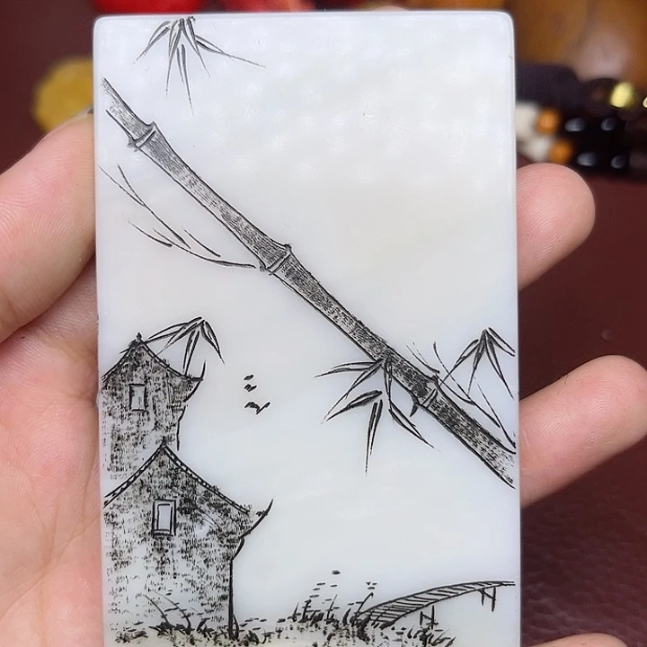 飞***鱼和田玉未镶嵌颈饰