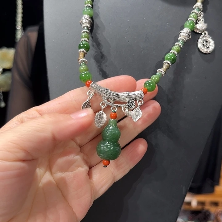 颈饰未镶嵌和田玉