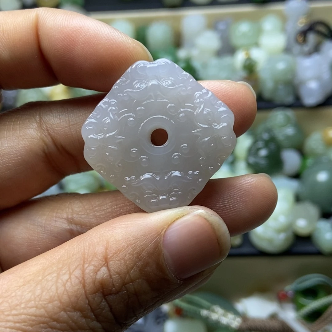 和田玉颈饰未镶嵌倚**雨