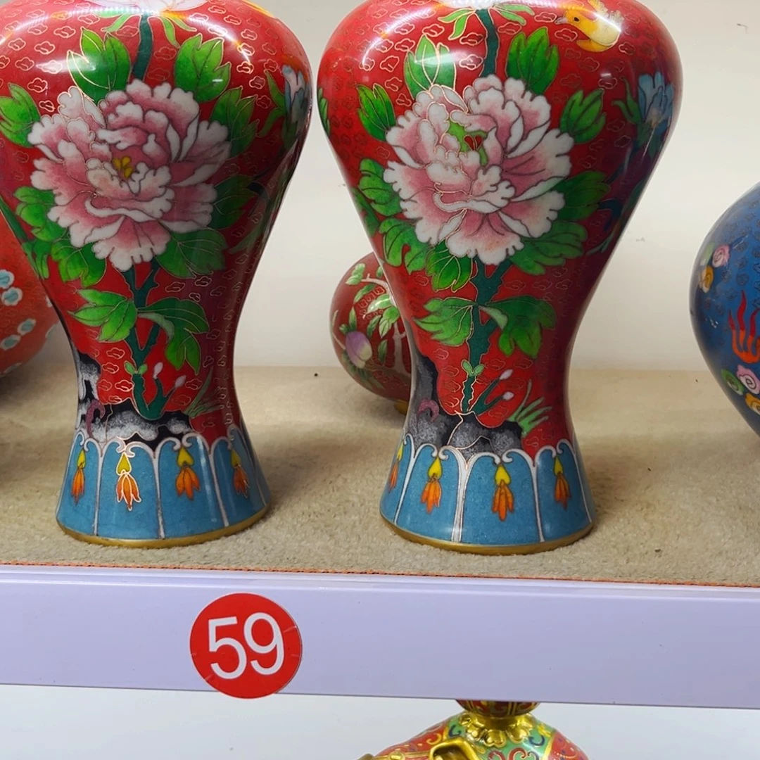 用***4铜铜胎掐丝珐琅梅瓶一，对