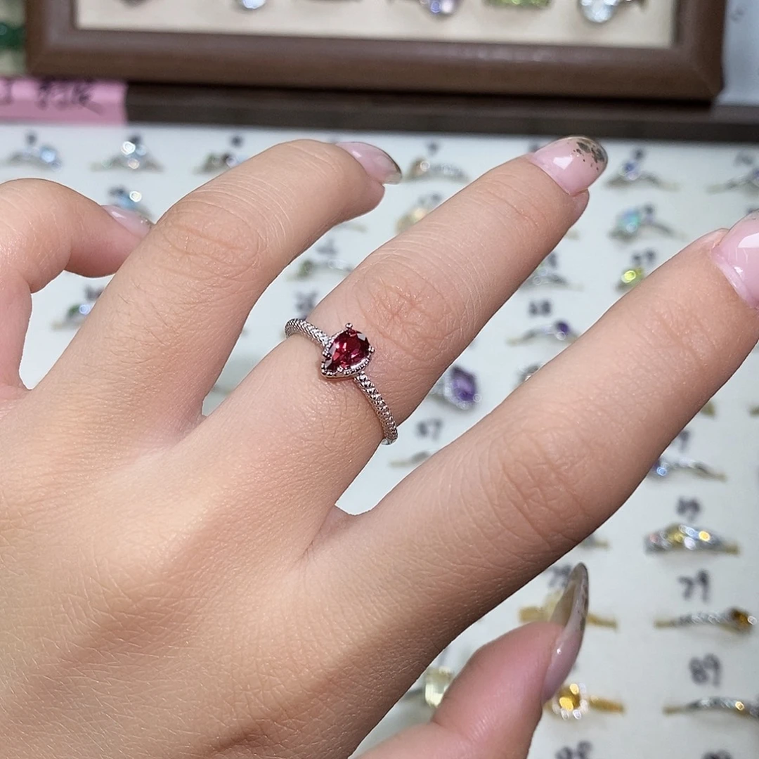 ****⊰银S925镶嵌水晶戒指