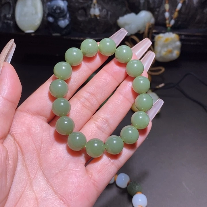 和田玉未镶嵌车挂