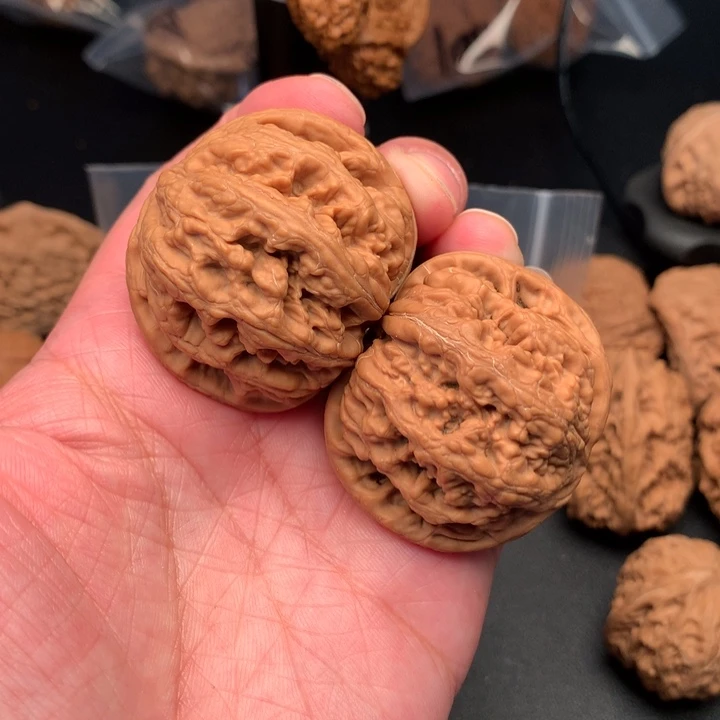 H***M文玩核桃吊坠狮子头